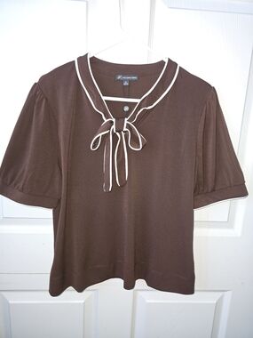 Adrienne Vittadini Brown Knit Tie-Neck Blouse with White Trim